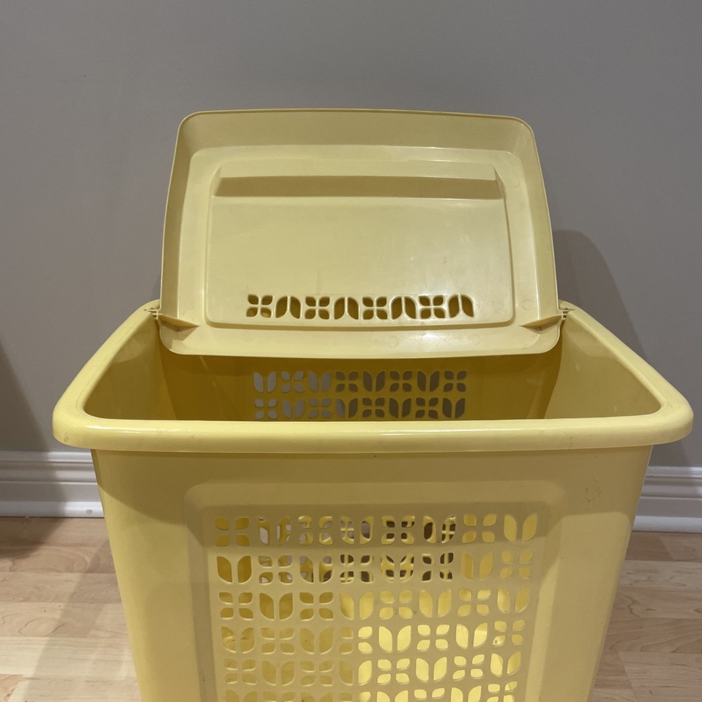 VINTAGE Tulip RUBBERMAID LAUNDRY HAMPER BASKET LID CATCH N CARRY Yellow 2987 USA - Picture 8 of 10